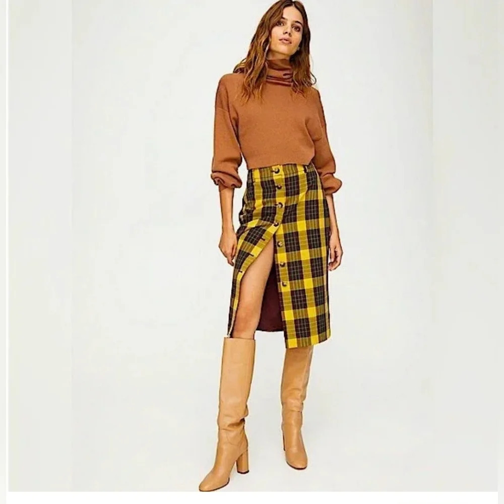 Aritzia Wilfred Leona pencil skirt in yellow burgundy plaid 4  Preppy